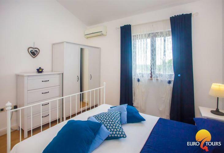 Holiday Home Marina Kaštelir Exterior foto